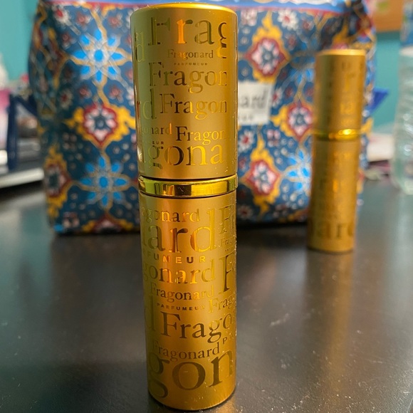 Fragonard Parfumeur Make-up Bag with Reusable Mini Perfume Bottles. - Picture 6 of 6